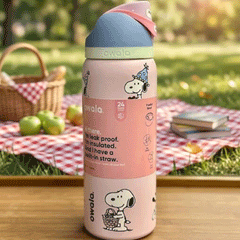 Owala FreeSip Water Bottle 32oz – Snoopy